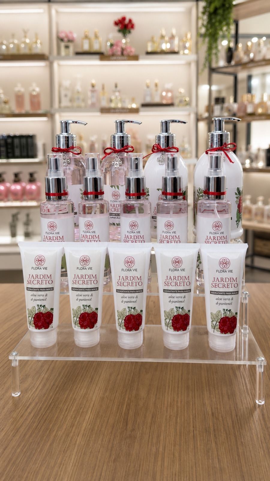 Display de hidratantes e body splash Jardim Secreto